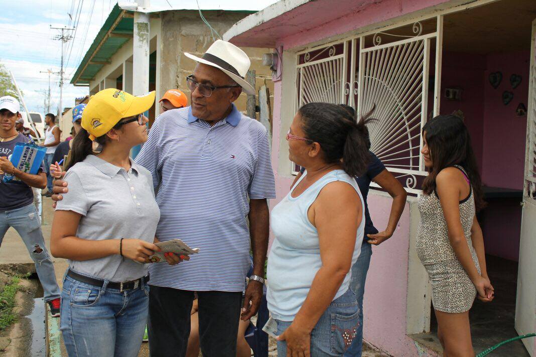 coronadodrd's tweet photo. Toma del municipio Sotillo @GuillermoUne @Guillermo_Call @CJDemocratico https://t.co/dWeF9p8Cb6