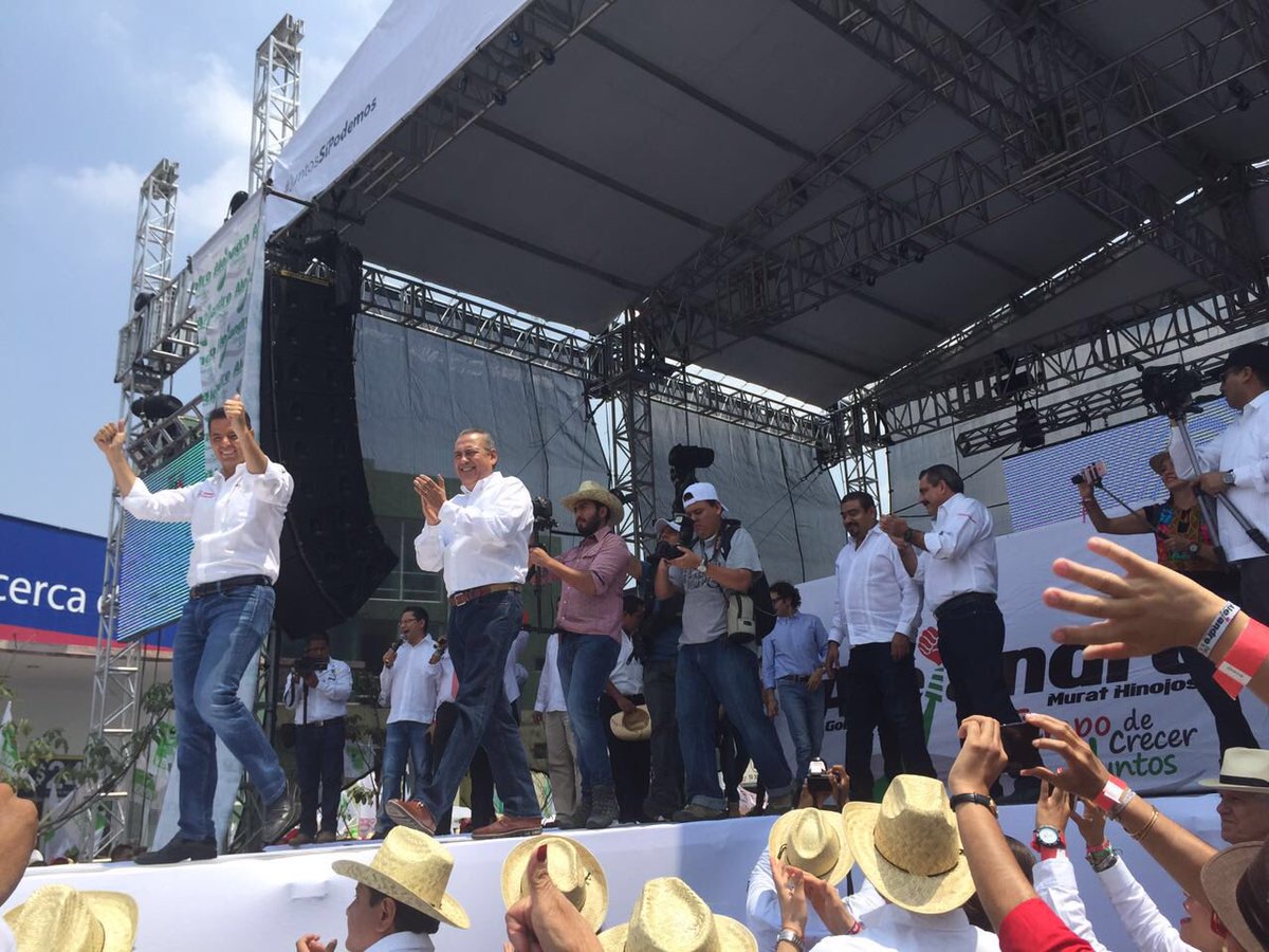 apontealcar's tweet photo. Unidos por cambiar la historia de Oaxaca, estamos hartos de improvisados. #YoVotoPorAlejandro @alejandromurat https://t.co/Y8teiqkrmK