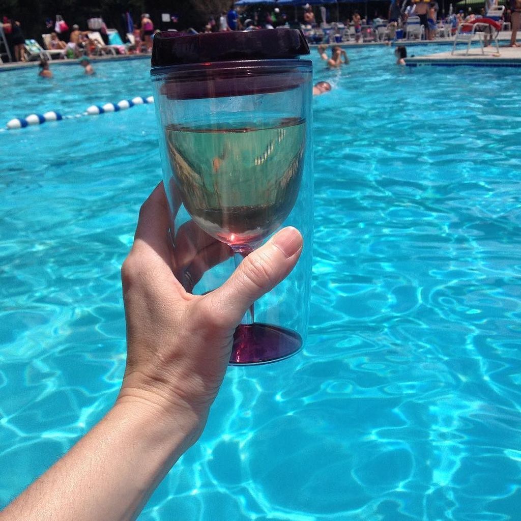 suburbiaU's tweet photo. Cheers! Wishing you all a fun filled Memorial Day weekend! #turningclockback https://t.co/fzgxjhKRwW