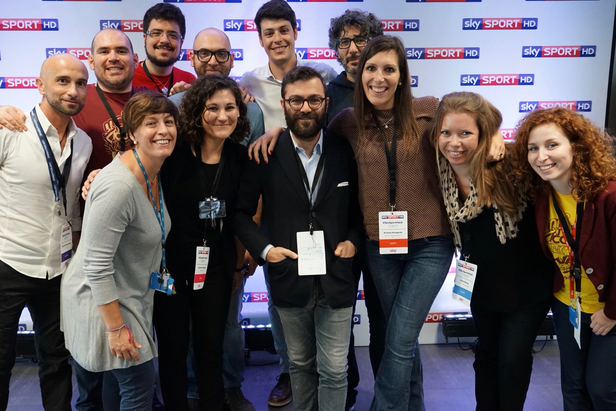 CodemotionIT's tweet photo. #Foto finish di #SkySportHack con @SkySport! Dopo due giorni così, qualche lacrima scende... https://t.co/TSKF8uZpej https://t.co/muPw9iZNmt
