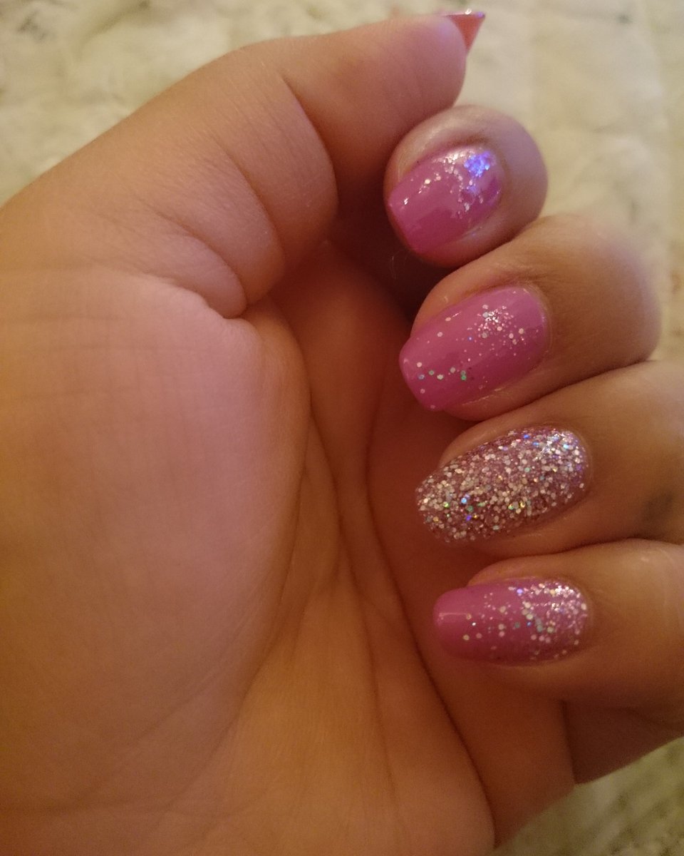 Fresh nails using my new glitter 😍