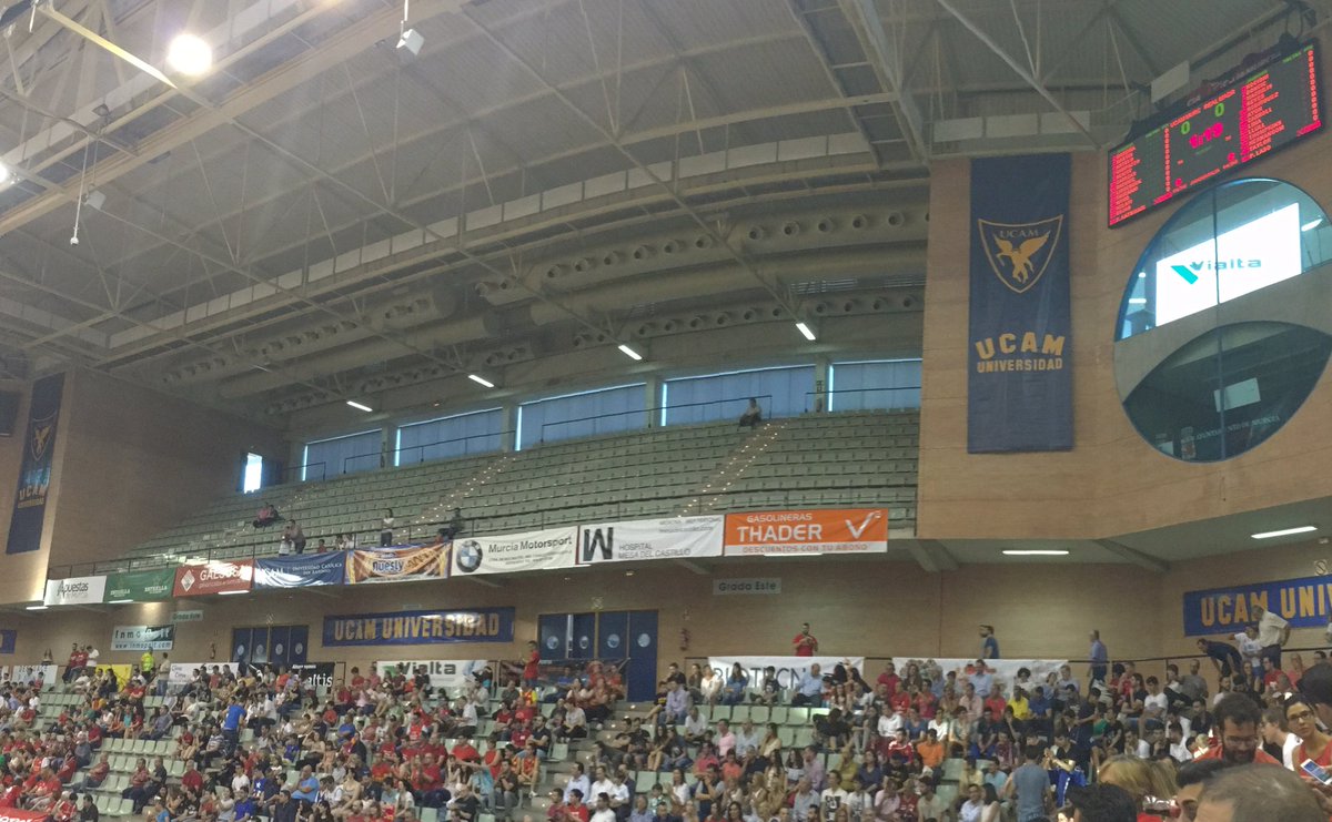 alvarokarc's tweet photo. Equipo de #playoffs, directiva de regional. Nos merecíamos un palacio lleno. .@UCAMMurcia @ACBCOM https://t.co/SZQ2cy1phT