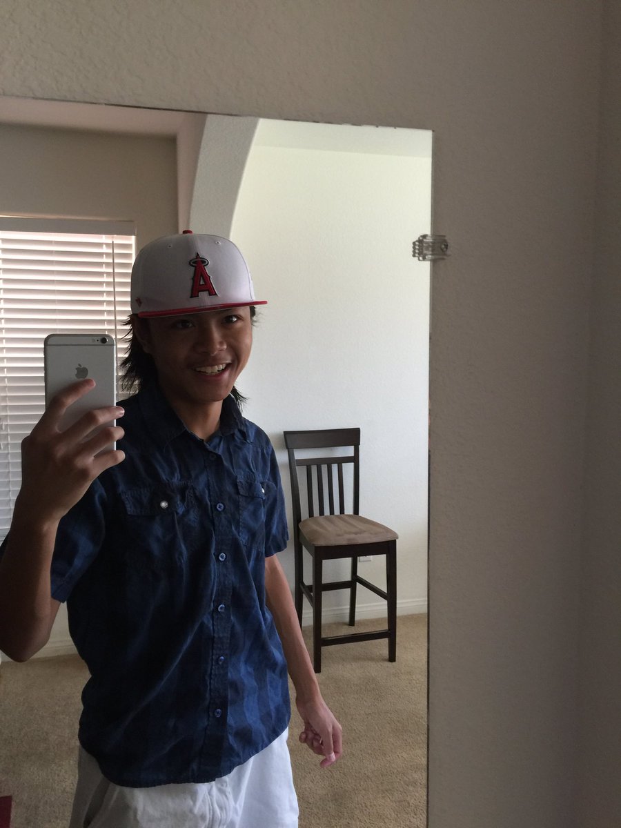 cedricpalencia's tweet photo. The new score: Angels snapback hat and black TOMS! 😄😉😎 #Newscore #Angelshat #blacktoms #proud https://t.co/vAsnyWpfBw