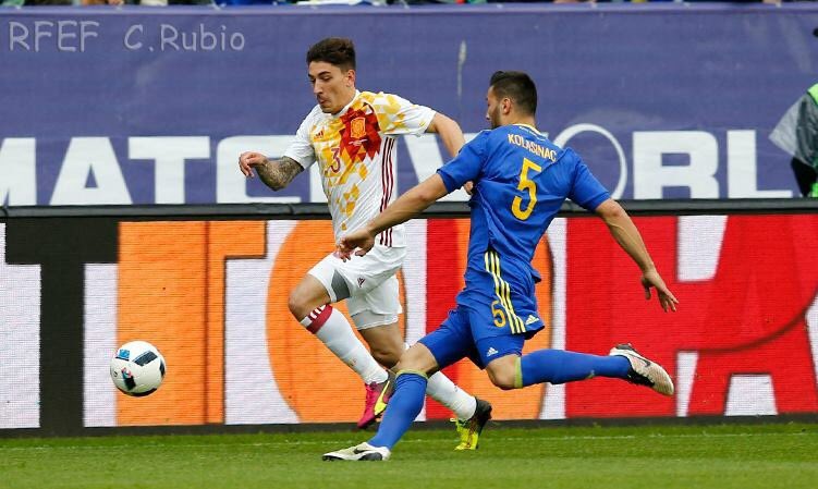 HectorBellerin's tweet photo. Muy orgulloso por el debut con la @sefutbol! Mi sueño desde pequeñito! 🇪🇸 https://t.co/9zOCX4jwpf