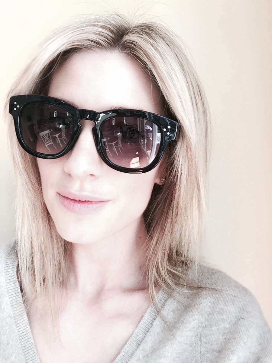 Ripping off the tags of these new <a href="/ShopHunnis/">Hunni's</a> shades for a sunny Sunday 🕶☀️