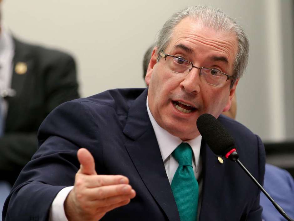 LuizGama's tweet photo. Cunha rebate Dilma e a chama de mentirosa e despreparada https://t.co/pMC3xtW2Fx https://t.co/YLt9Q7ibaU