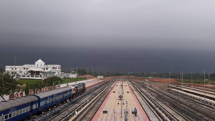 AnupamDeb12's tweet photo. @RailMinIndia pics of agartala railway station what a beauty https://t.co/Kgu9Evh4iw