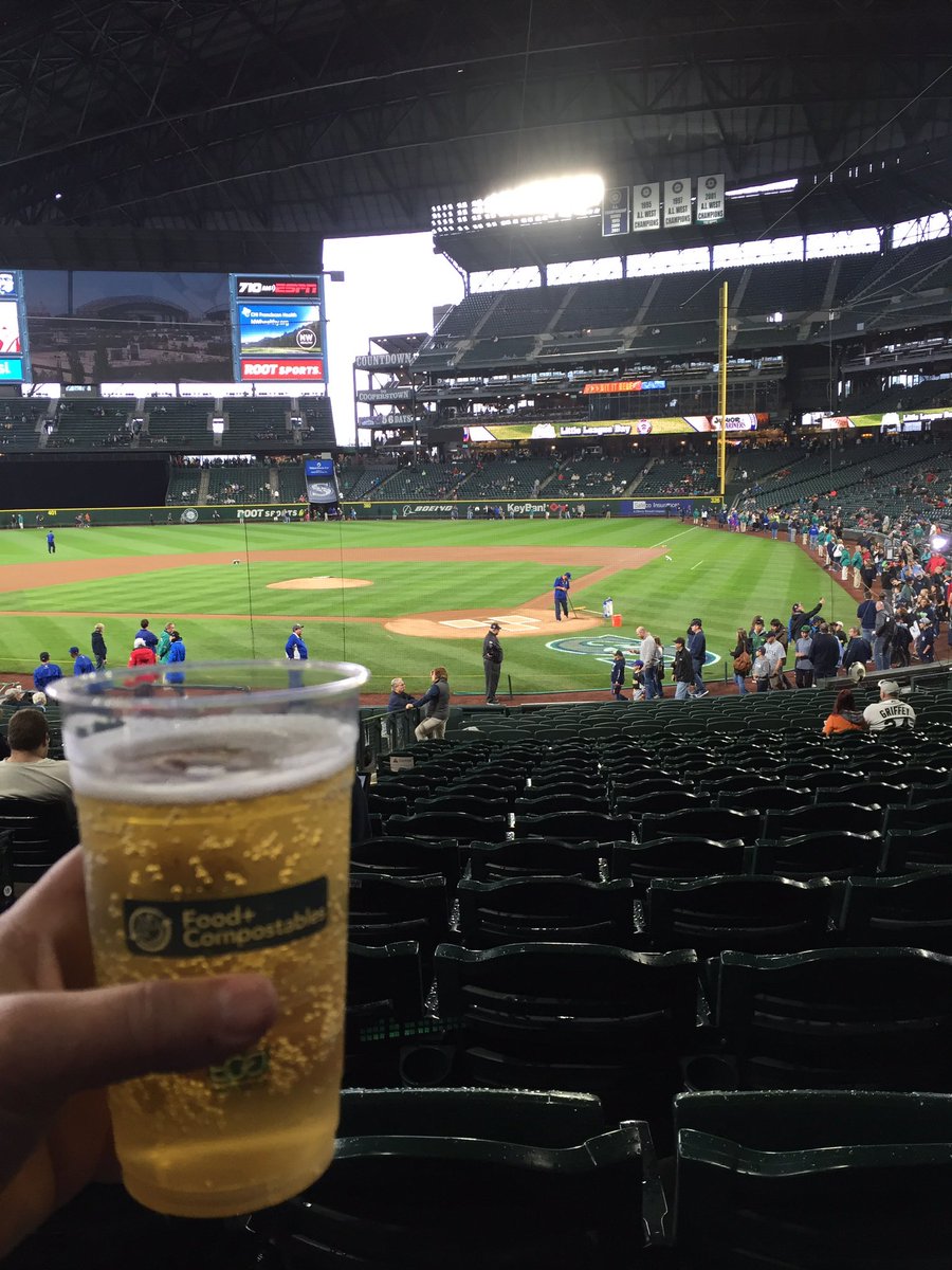 MeridianFDChief's tweet photo. @JohnnyESPNBoise bringing some Idaho love from behind home. #GoMariners https://t.co/0O8Rfy6233