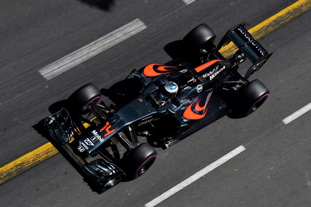 LupionGP's tweet photo. Fernando Alonso : "Hay cosas que mejorar, llevaremos algunas mejoras a #CanadianGP "

#LupionGP https://t.co/2M3By2Up7a
