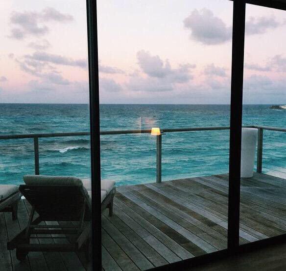 Alextrxm's tweet photo. avoir une maison aux Bahamas avec une vue comme ça, ça serait le rêve 😏💫🌊 https://t.co/XgBRGJUvhq