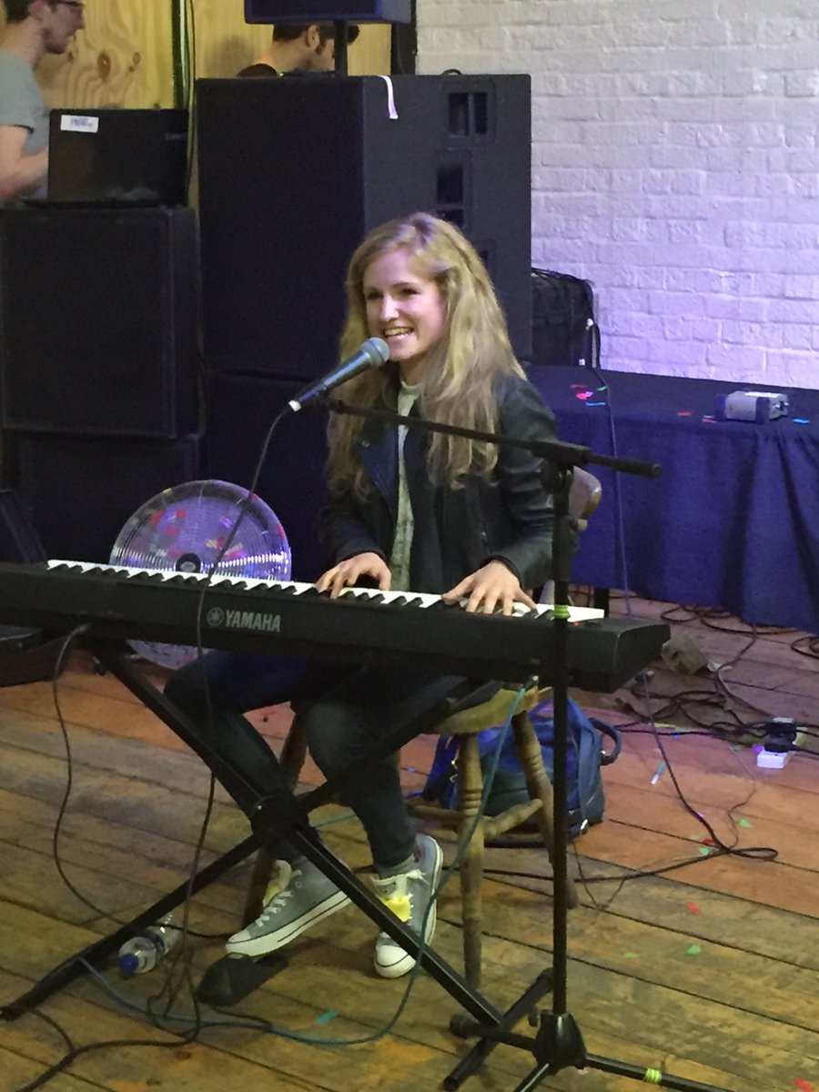 .@TamarBroadbent showering us with dirty songs in our comedy arch tonight 😉