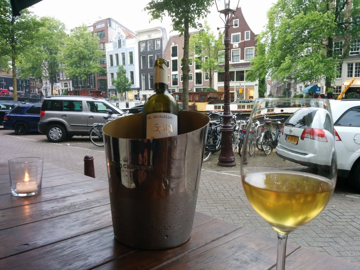 doraevangelou's tweet photo. So relaxed @ Vyne wine -  bar https://t.co/TRCnPxCmxw