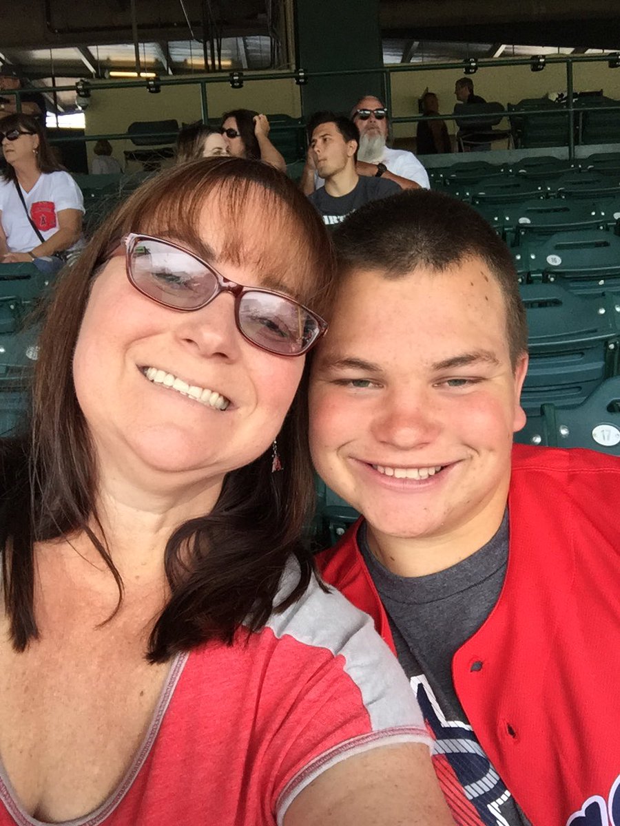 ShelbyC06's tweet photo. Celebrating the Nephew's 17th birthday #AtTheBigA https://t.co/Vl8Xl0hsOe
