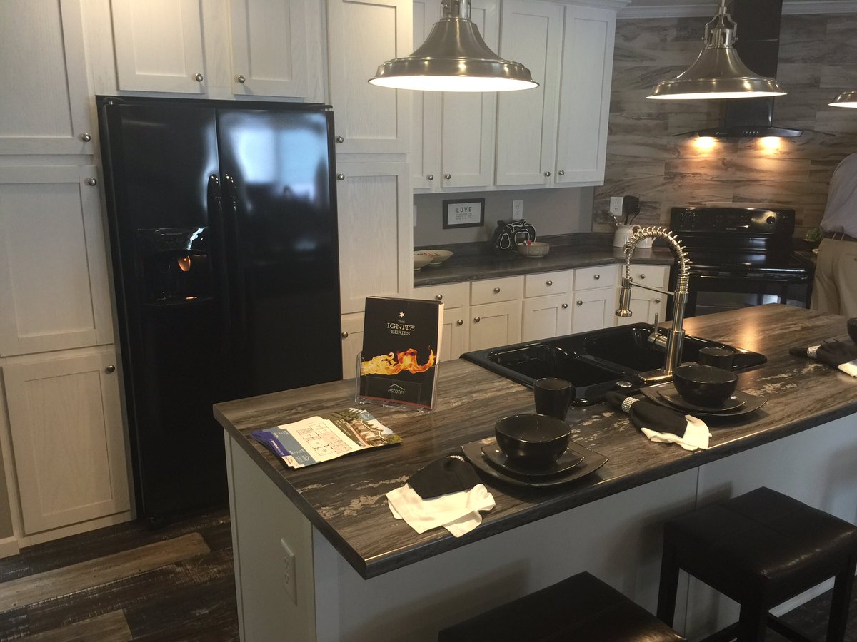 SCHMeridianMS's tweet photo. Visit our fb to turn your dreams into reality. #mobilehome #homesale #dreamhome https://t.co/BgHvJtdlRx