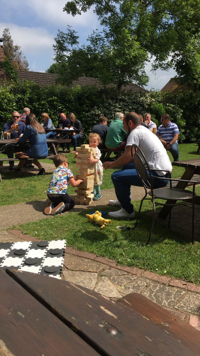 GroundsmanChris's tweet photo. Great day in Beaconsfield for the gin festival with @StormieLynch82 @ShabaBear &amp; @jesslea78 

Same again next year! https://t.co/J94ftE5HkU