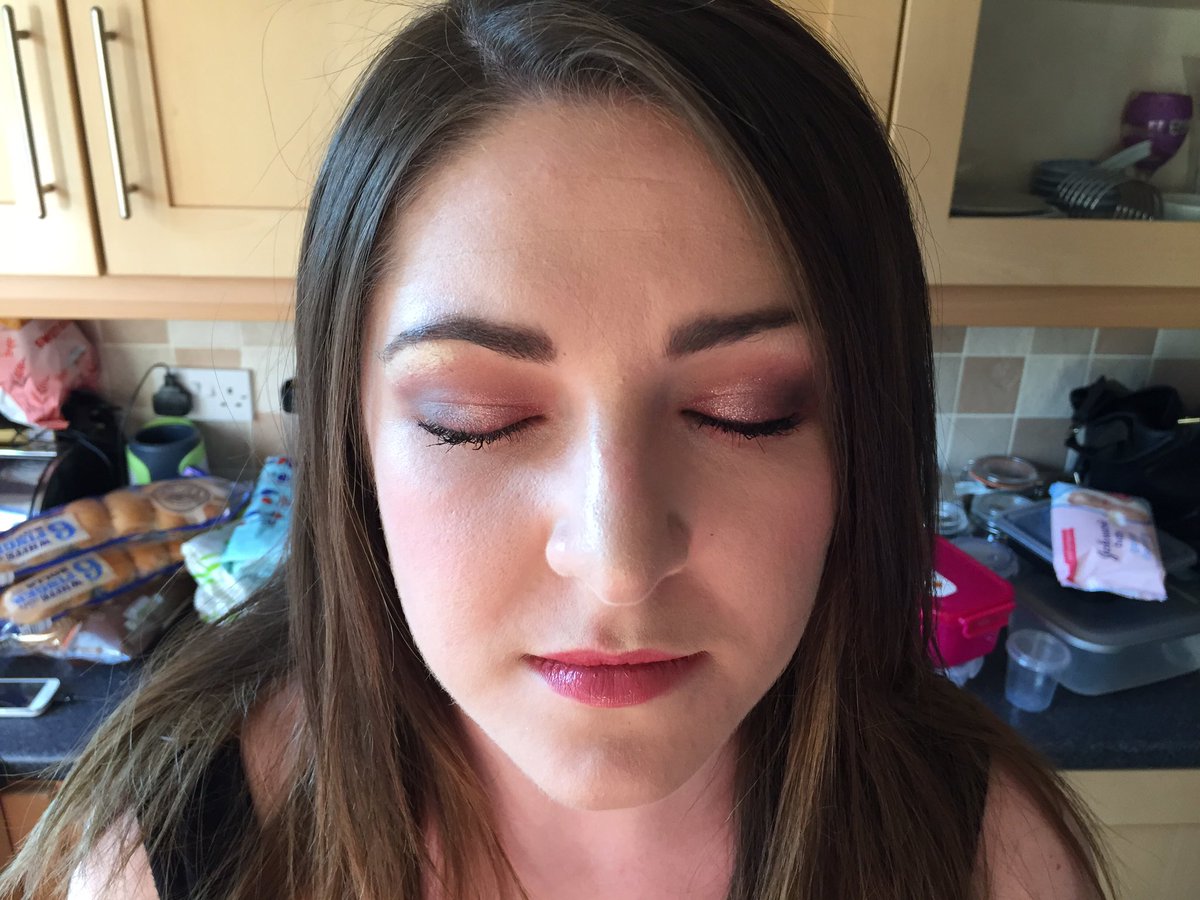 leag1983's tweet photo. #muastudent #practice #nyxshimmer #morphebrushes #morphepallette #realtechniques https://t.co/marQqJbTxr