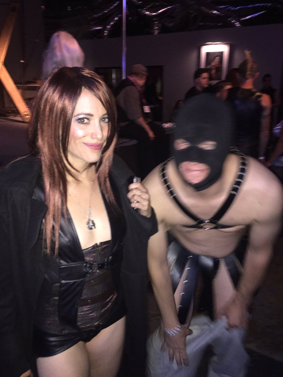 SLAVE2RavenRae's tweet photo. Can't believe a week has passed. Fun times serving @SexiRavenRae during @OfficialDomCon at @SanctuaryLAX https://t.co/QwZwbKz6zG