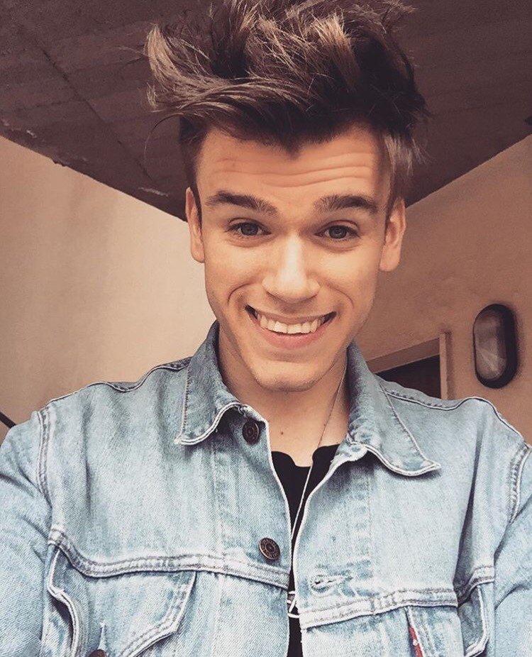 iPantellas's tweet photo. Il mio sorriso siete voi ❤️
Il NUOVO VIDEO ha raggiunto 1 MILIONE di visite in meno di 2 giorni! Grazie 🔝 https://t.co/7pYrVZB45G