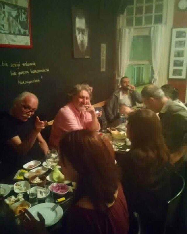 #BeyogluFest 'te kapanış konseri öncesi <a href="/burhansesen/">Burhan Şeşen</a> <a href="/husnuarkan/">Hüsnü Arkan</a> ve Cahit Berkay #ÖtekilerMeyhanesi 'nde!