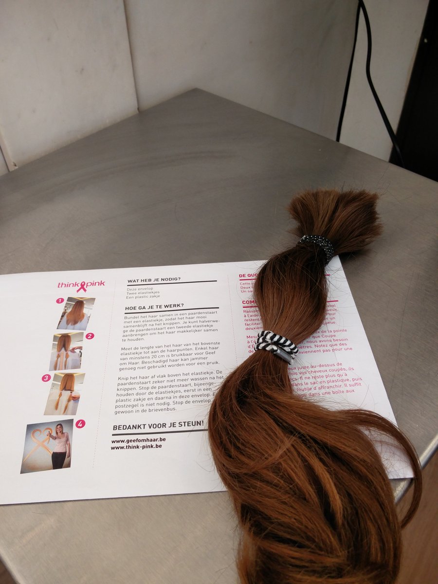 vtaerwe's tweet photo. Vandaag niet gaan lopen maar hopelijk toch ook met deze tweet Think Pink steunen... #kapper #gisteren #runlikealion https://t.co/D5WxpdGVql