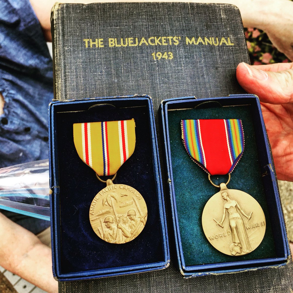 KevinJMead's tweet photo. My great uncle's WWII medals and original Navy Handbook from 1943 #memorialday https://t.co/bQ5XVLsLUb