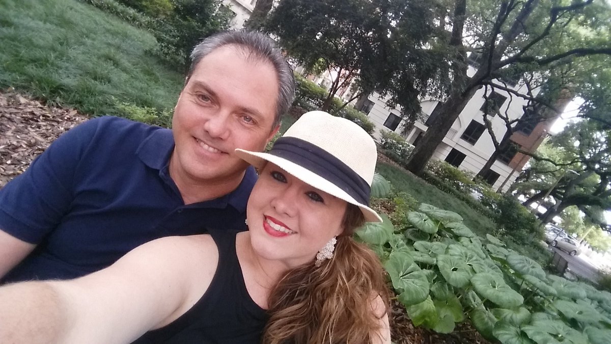 JessBurgessCook's tweet photo. Sunday afternoon stroll #EllisSquare #ChocolatesByAdam @VisitSavannah @SavannahNow @SavCityMarket https://t.co/rUH5HgLtyn