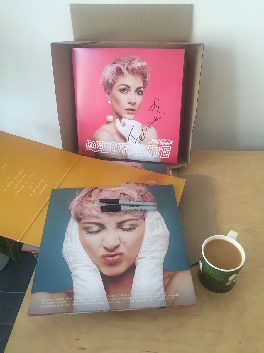 mooretalk92's tweet photo. @FEMMEHQ can't wait for my signed vinyl !!! Yay #Femme #Debutante #Sirens #Gold #LightMeUp #FeverBoy 🎶❤️🎶 https://t.co/JatSYftSsr