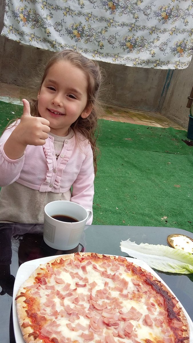 eva medina tweet media