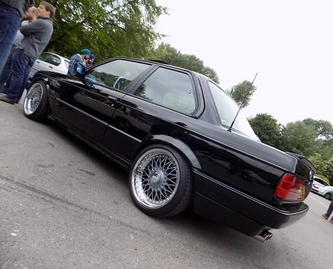 slammedbimmers's tweet photo. #RetroBeemers pre 95 meet yesterday, at #RykasCafe Owner:@bhups83 📷 @amyrobynsmith #BMW #E30 #E30zone #E30owners #E… https://t.co/hF7QDS6HJH