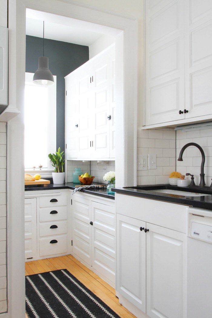 Terrific Kitchen Transformations That Cost Between $2,000 and $4,000 on.apttherapy.com/DR0J9S