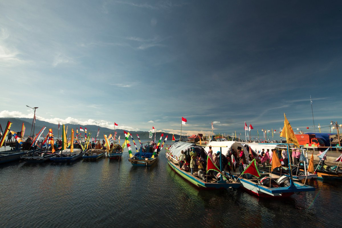 Selamat pagi dan kembali beraktivitas di hari Senin. Sudah punya rencana liburan ke Halmahera Barat?