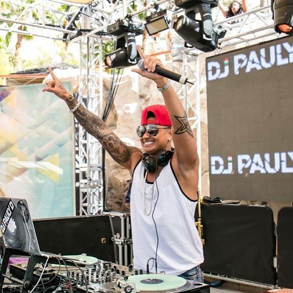 TaylorMadeVegas's tweet photo. #RedCarpetVIP @rehablv Less than 2 hours until @djpaulyd takes the stage at Rehab Beach Club! Get here now! #Worlds… https://t.co/Phd5F5jMYN