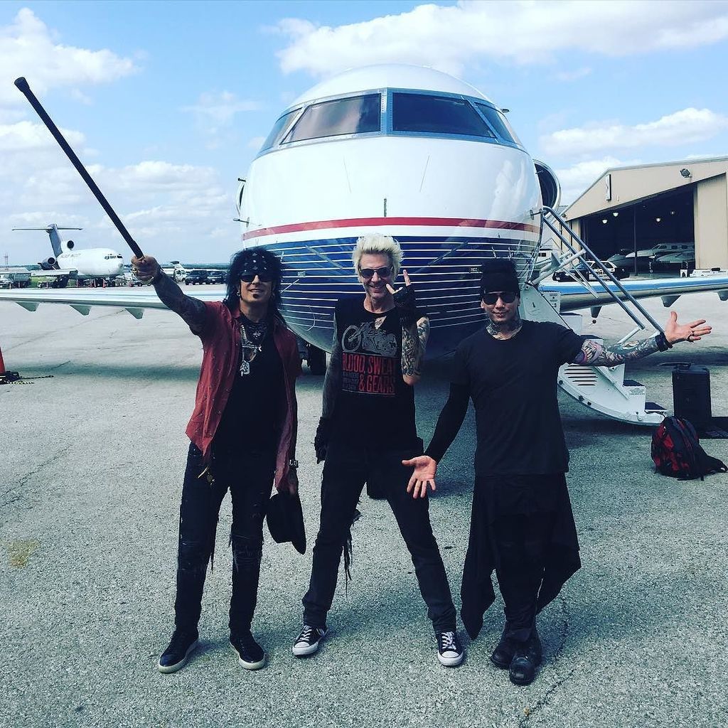 ASHBAfansAUS's tweet photo. Living life with my 2 best friends! @nikkisixxpixx @jamesmichaelofficial @sixxam miss my @natyashba by djashba https://t.co/wSqjTIU682