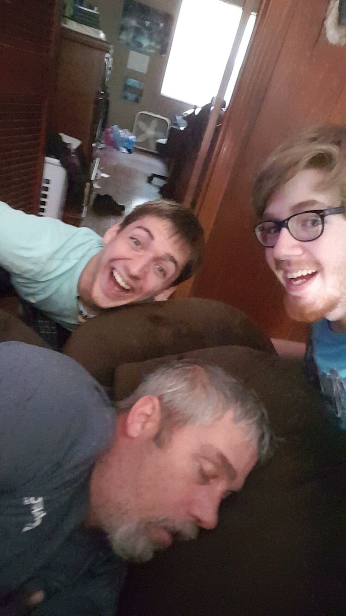 YourUncleJeff's tweet photo. Hanging out with our pal Terry https://t.co/5yS5N21aAv