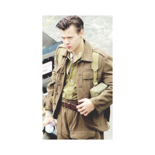 elinkashere's tweet photo. КАК ЭТО ПРОИЗОШЛО!? НЕ ПОНИМАЮ !!! 😟
#Home by @onedirection #ProjectHomeDay #NowPlaying https://t.co/PV26E5mEP7