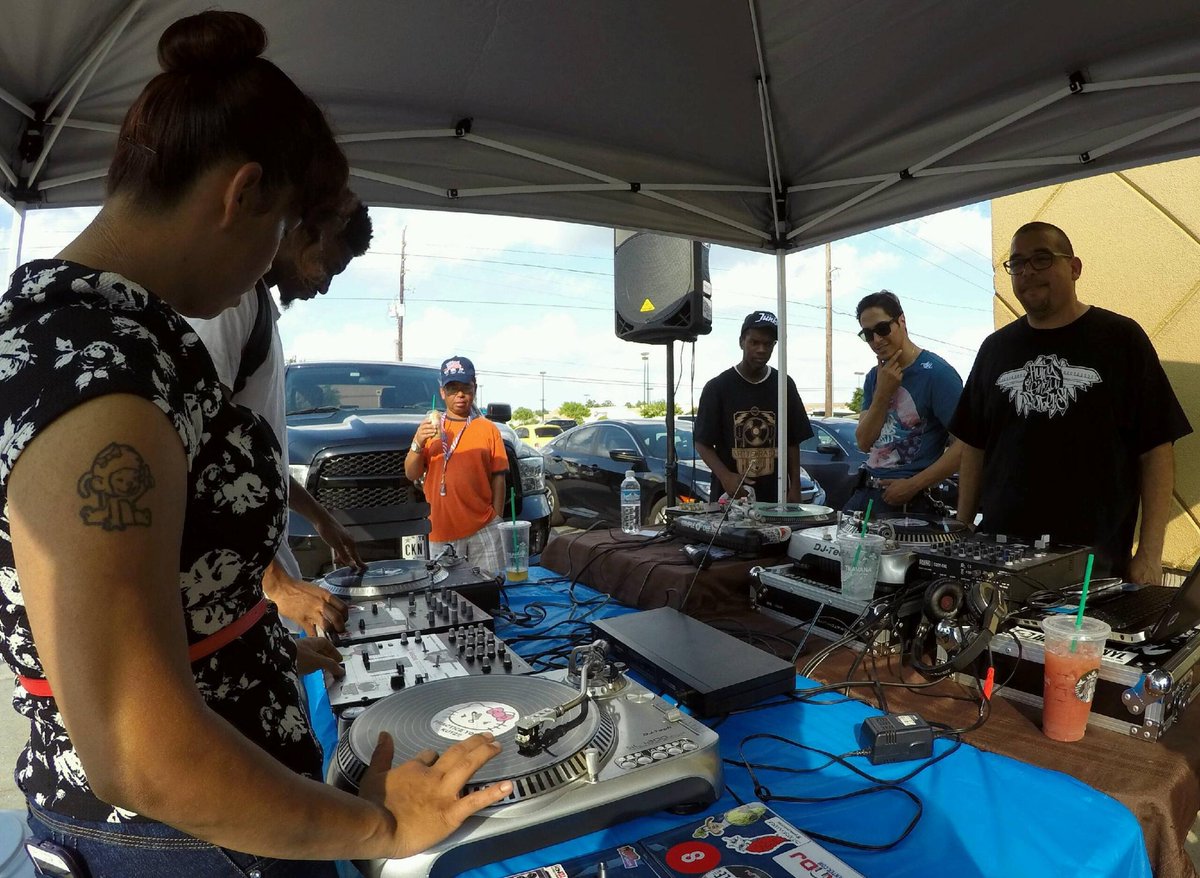 ARTofSKRATCH's tweet photo. Pic via #skratchdaily @Starbucks #skratch101 #culture #community @DJREADI @thatkidnamedcee @DjHypnotize @scratchmy https://t.co/hEFK5ie1Cw