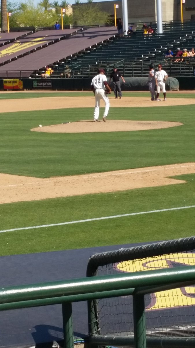 FletcherKing942's tweet photo. Mid 9th..
Sweet Caroline! π
Still ~100 people here. π―
My friend @GarvinAlston on the hill! β¬
#ASU #InGameTidbits https://t.co/cNNqhrXNsU