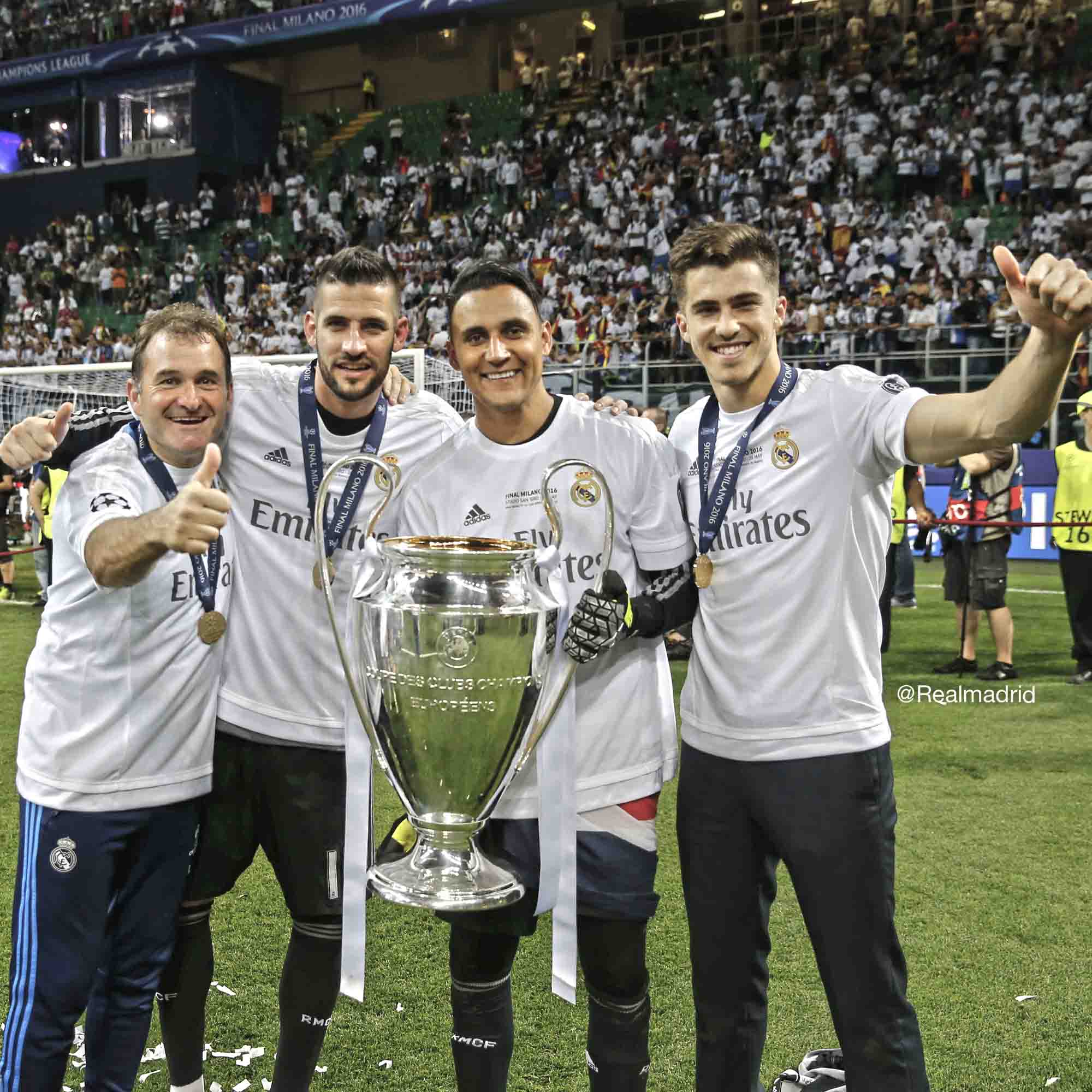 レアル マドリード C F Laundecima ゴールキーパー ルイス ジョピスgkコーチ キコ カシージャ ケイラー ナバス ルベン ジャニェス Halamadrid レアル マドリード C F Laundecima ゴールキーパー ルイス ジョピスgkコーチ キコ カシージャ ケイラー ナバス ルベン ジャニェス Halamadrid