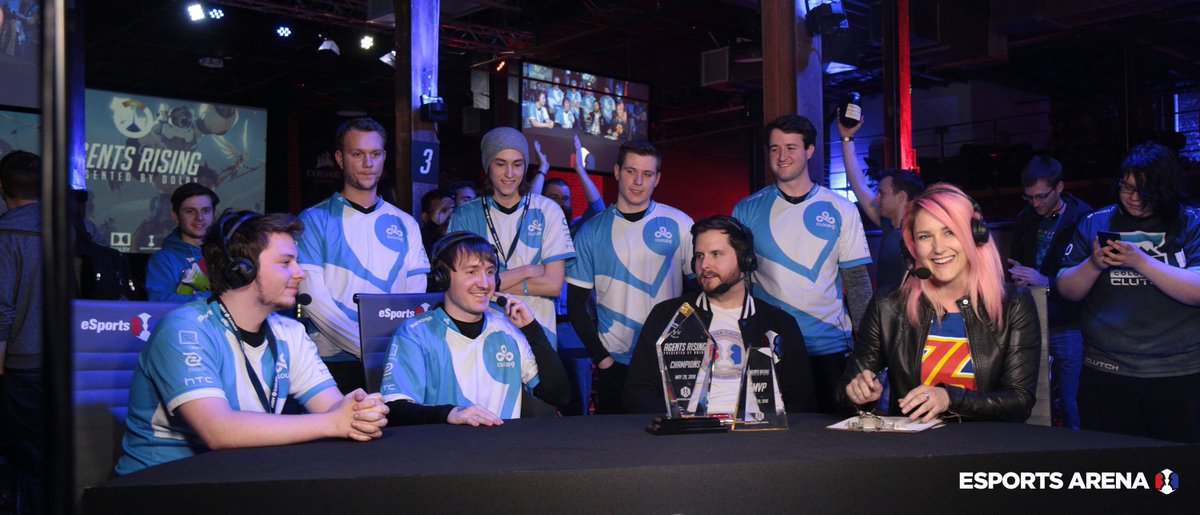 Cloud9 with the winner's trophy