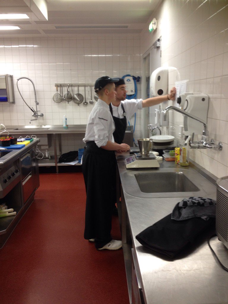 Proeves zelfstandig werkend koks gestart. Succes allemaal.