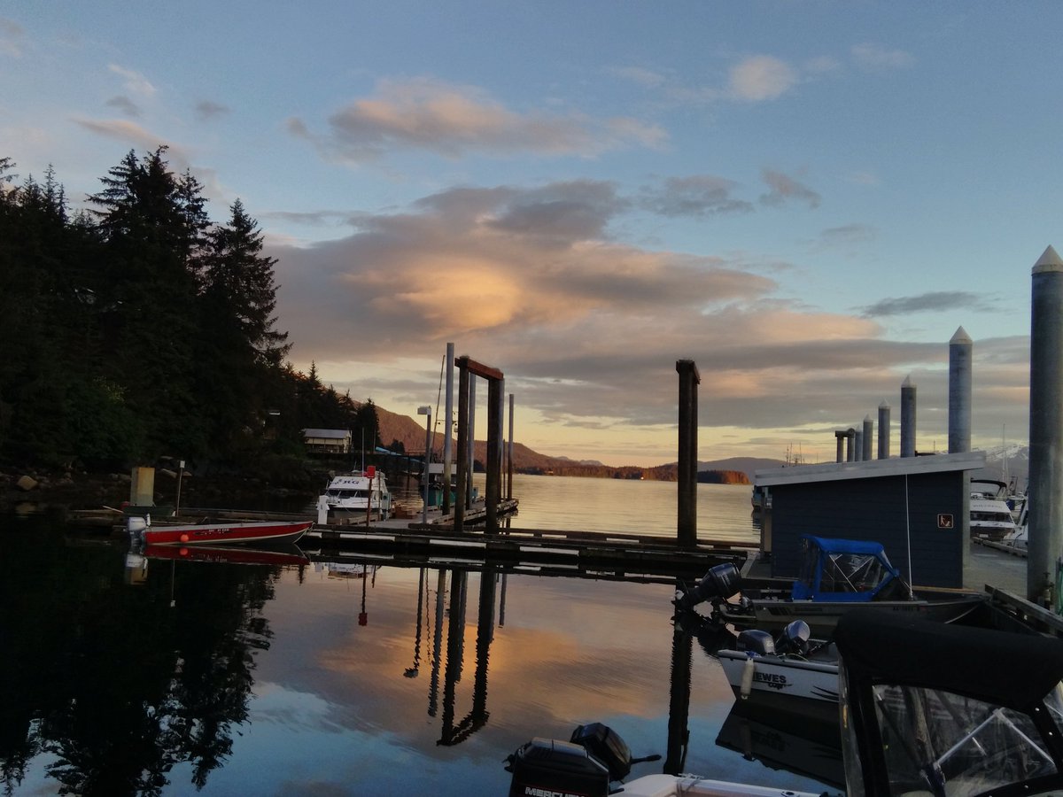 svshamrock's tweet photo. 9:30 sunset #juneau #sailing #liveaboard #LiveBoldly #alaskansummers https://t.co/yKsgfQ43Ru