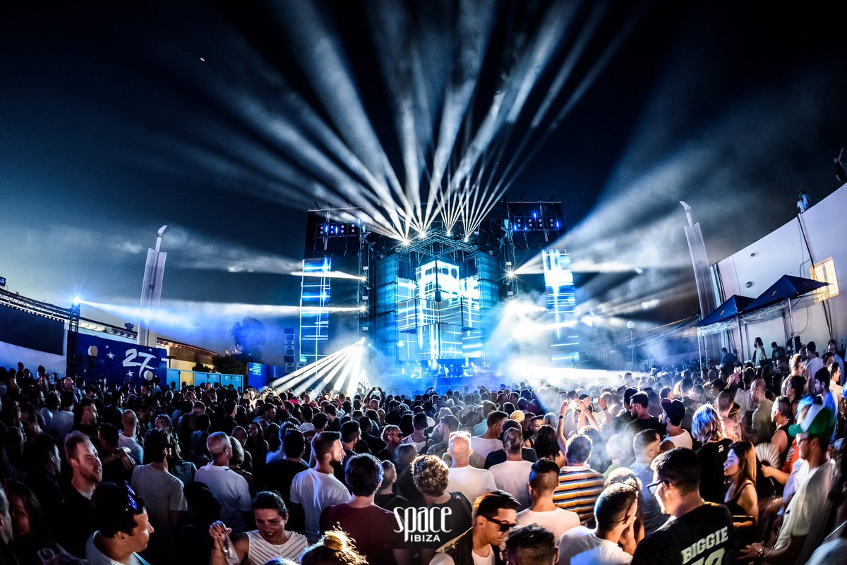 SpaceIbiza's tweet photo. #SpaceOpeningFiesta in pictures
See more pics here: https://t.co/H2Lv2eQ5jT
#27SpaceIbiza https://t.co/fJKVCWR4Wc