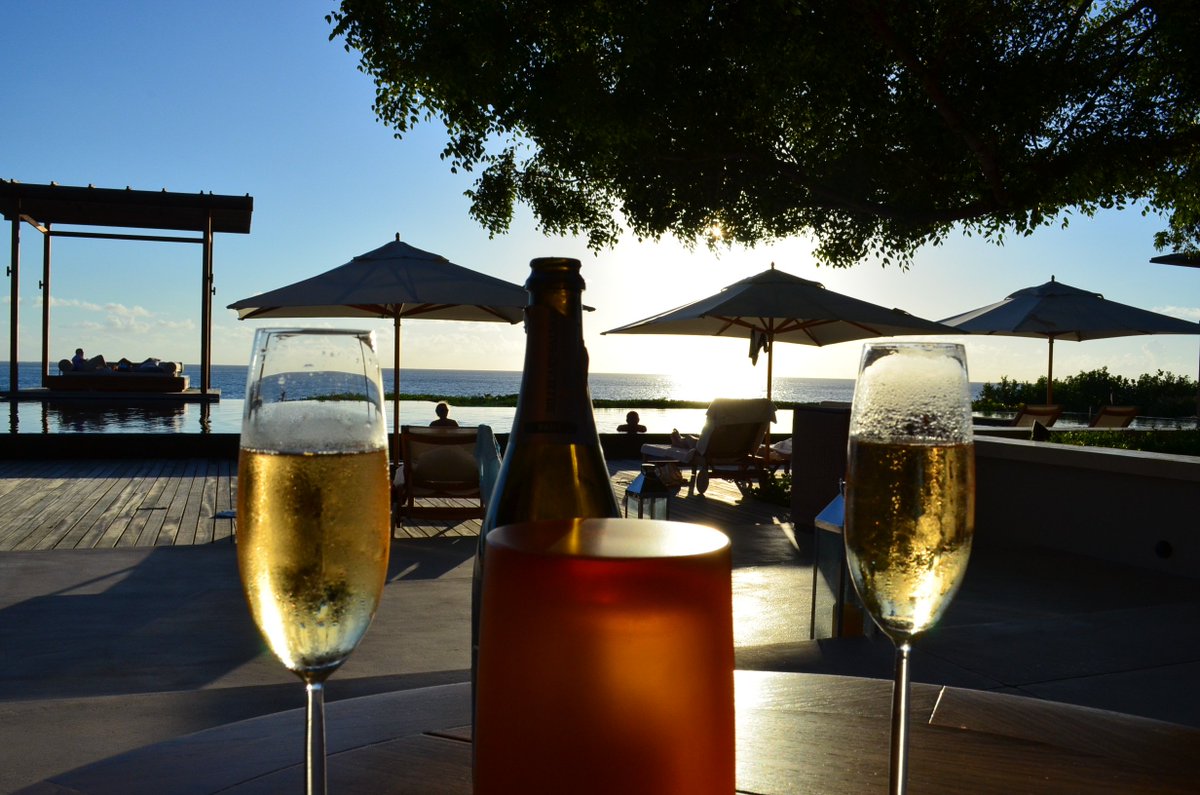 CouplesHoliday's tweet photo. W e e k e n d   V i b e s   #travel #luxury #couplesholiday https://t.co/tm6qufHRL2