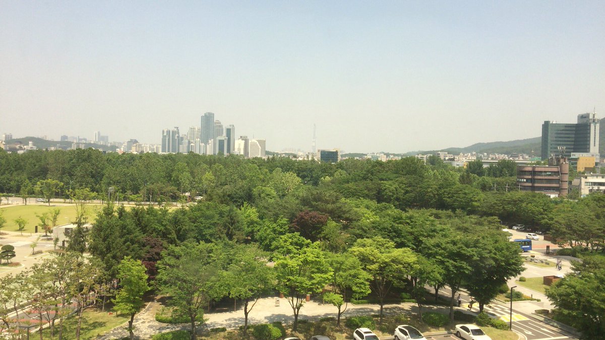 MohsinHakeem's tweet photo. NetSci 2016 Seoul, a great place to inspire and be inspired. #netsci2016 https://t.co/xKyg6J3k9O