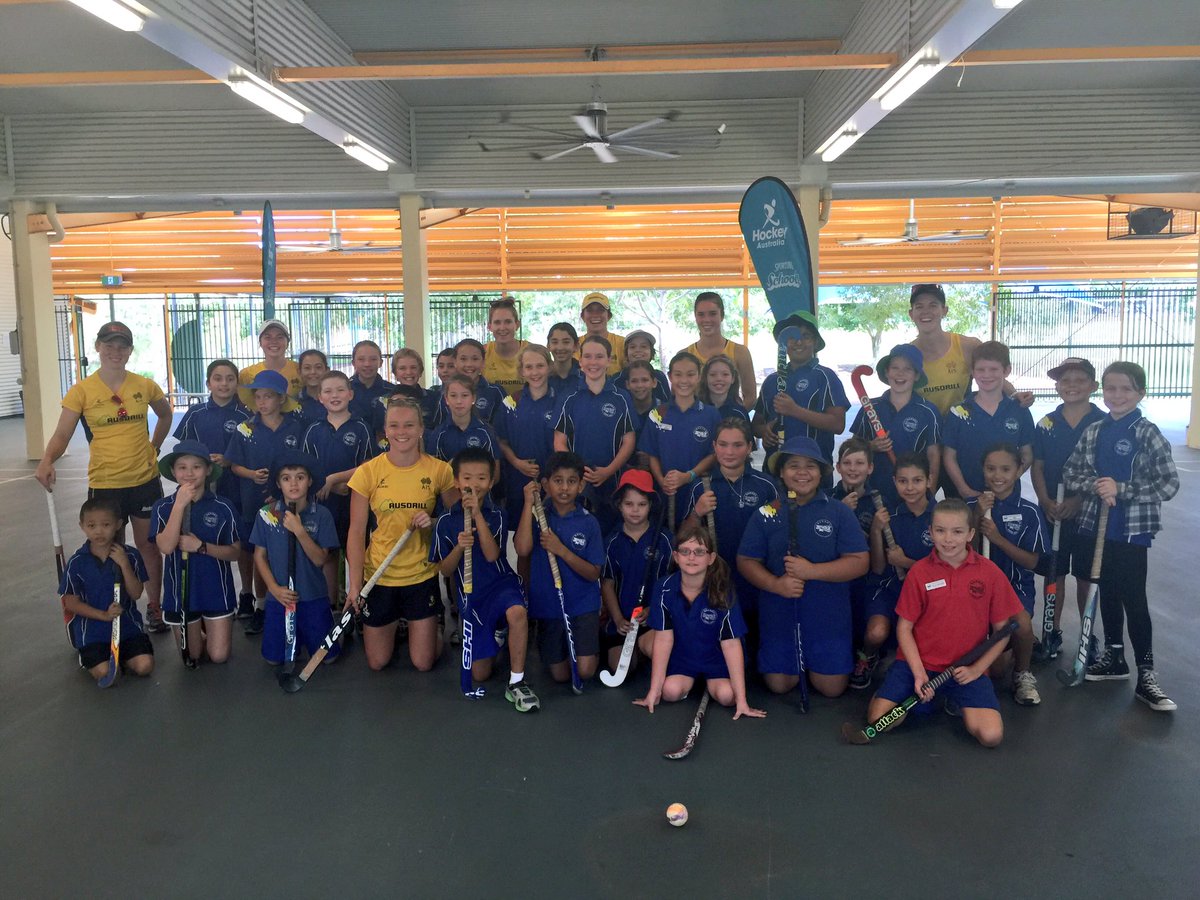 OranAziz's tweet photo. @SportingSchools Hockey Clinic with the @Hockeyroos at Nakara Primary School in Darwin. #NationalHockeyWeek https://t.co/3I6KHFps8L