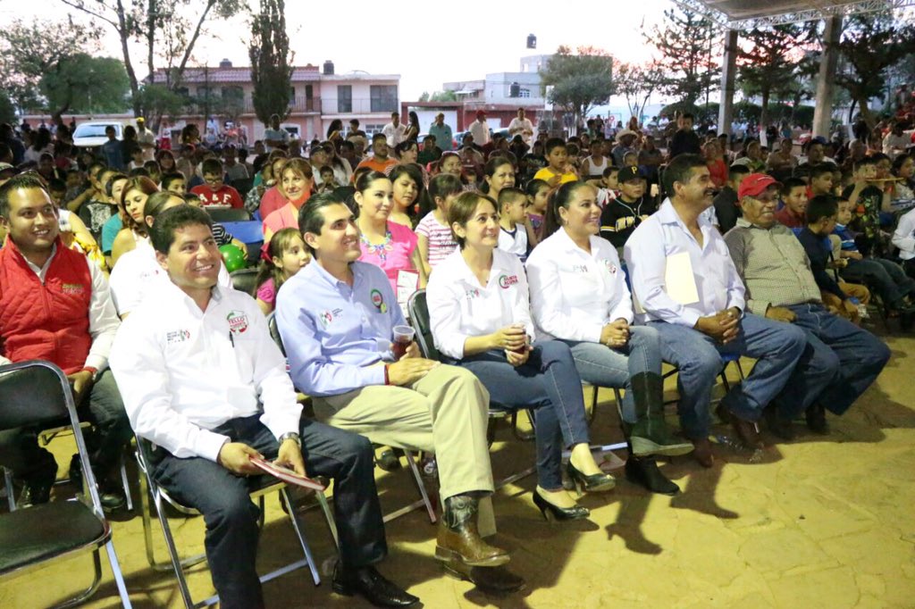 cpbzac's tweet photo. En equipo haremos que nuestros compromisos sean una realidad. Carlos Peña su diputado local. 5 de Junio ¡Vota PRI! https://t.co/22kzmsbuKA