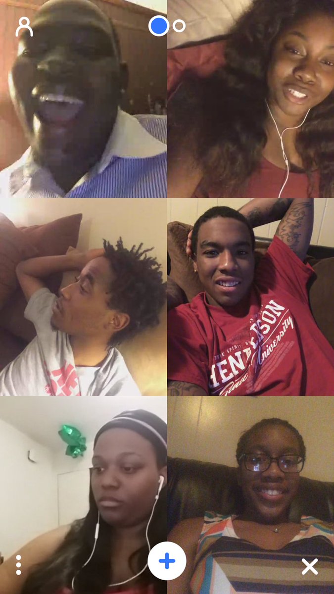 RoadToSuccess_'s tweet photo. they are funny asf . @rlhh__ @SaYQuan_3xx @_GottemCoach @OhSheFancyy_ @ #houseparty #hsu18 https://t.co/Yr9tOIaNKW