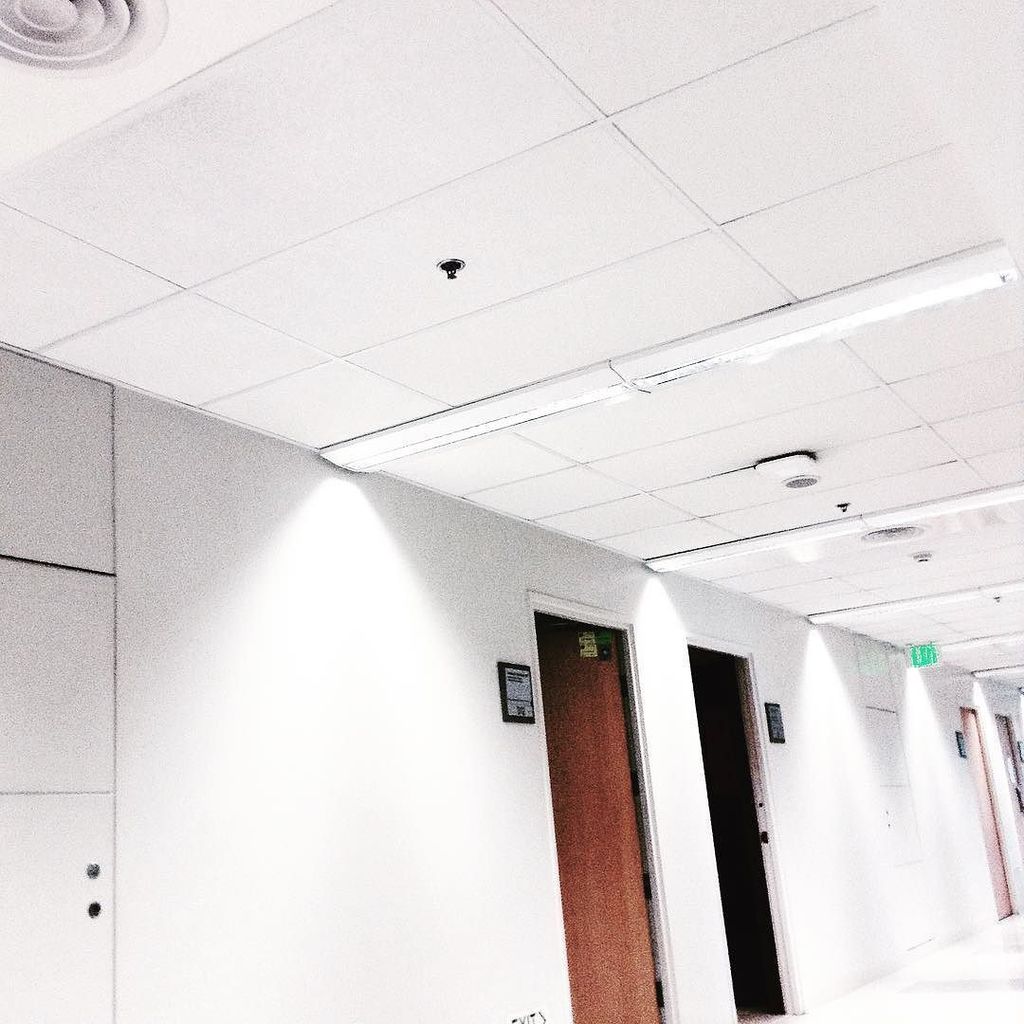DarioEnriquezL's tweet photo. Waiting. 😢 #basic #basicpilipinas #fotografiaunited #oneofthefugood_05302016 #likeforlike #followforfollow #fff https://t.co/e5fdaxO6Ci