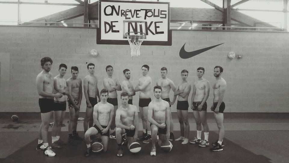 FAC_Basket31's tweet photo. @JMonclar un petit coup de main pour nos jeunes sénior SVP https://t.co/ivYa0CKv72 https://t.co/9YR2K2EZ5S