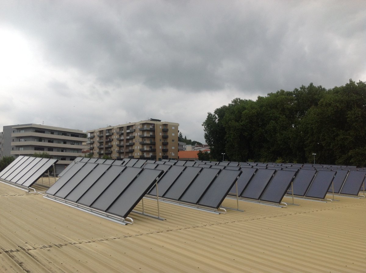 Solimpekssolar's tweet photo. Solar Thermal Anlage auf 400m² in Portugal https://t.co/6DBt9xyHxn